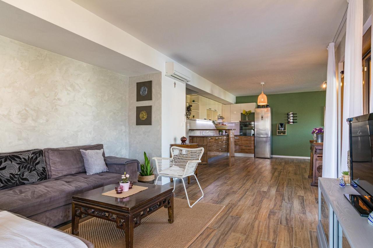 Lovely Istrian Apartment With A Private Swimming Pool And A Charming Garden بنجول المظهر الخارجي الصورة