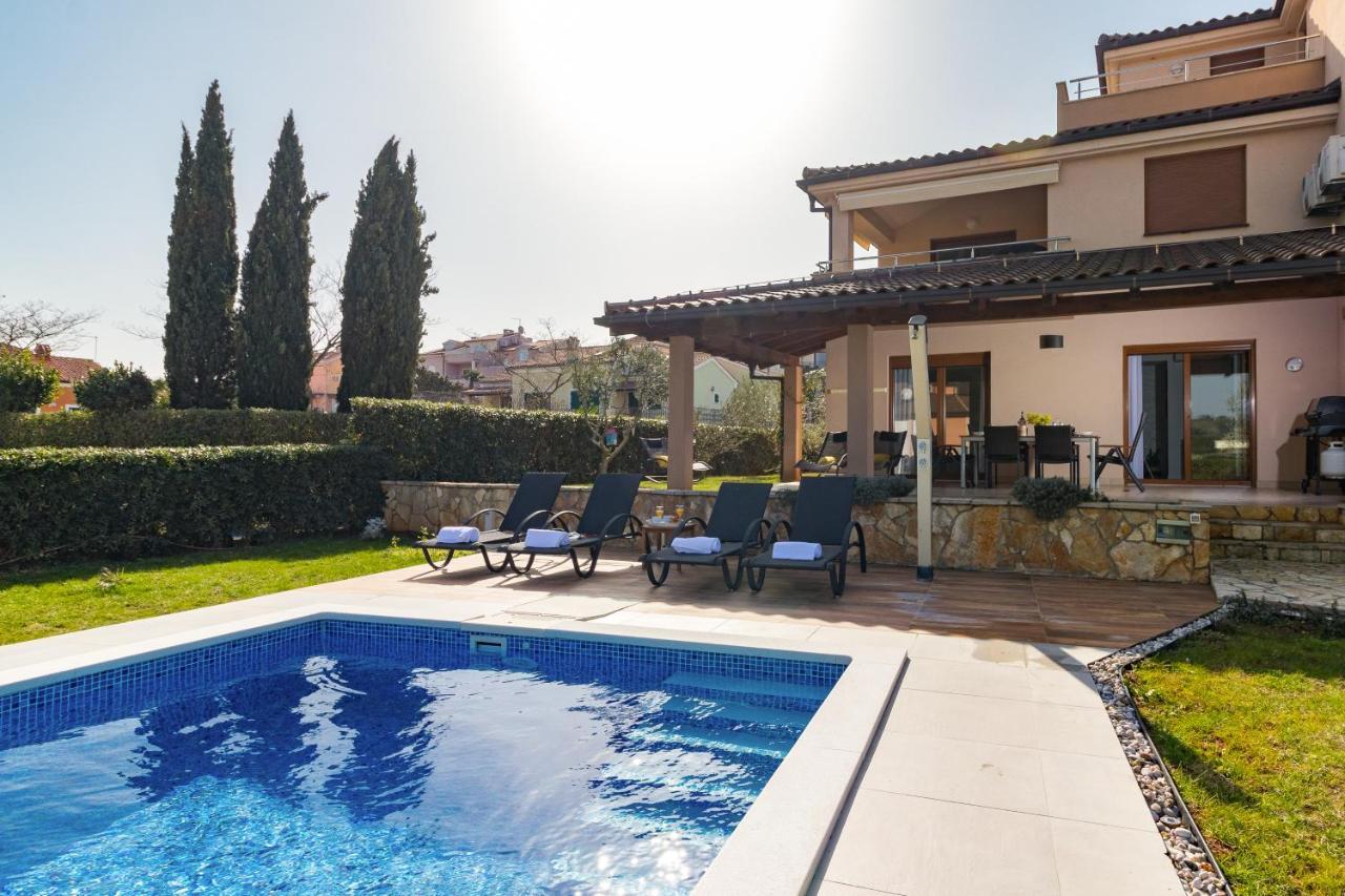 Lovely Istrian Apartment With A Private Swimming Pool And A Charming Garden بنجول المظهر الخارجي الصورة