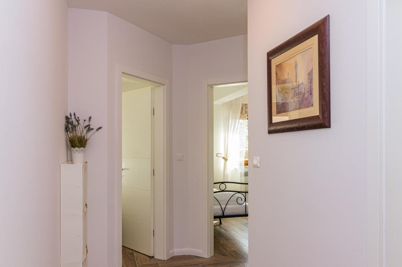 Lovely Istrian Apartment With A Private Swimming Pool And A Charming Garden بنجول المظهر الخارجي الصورة