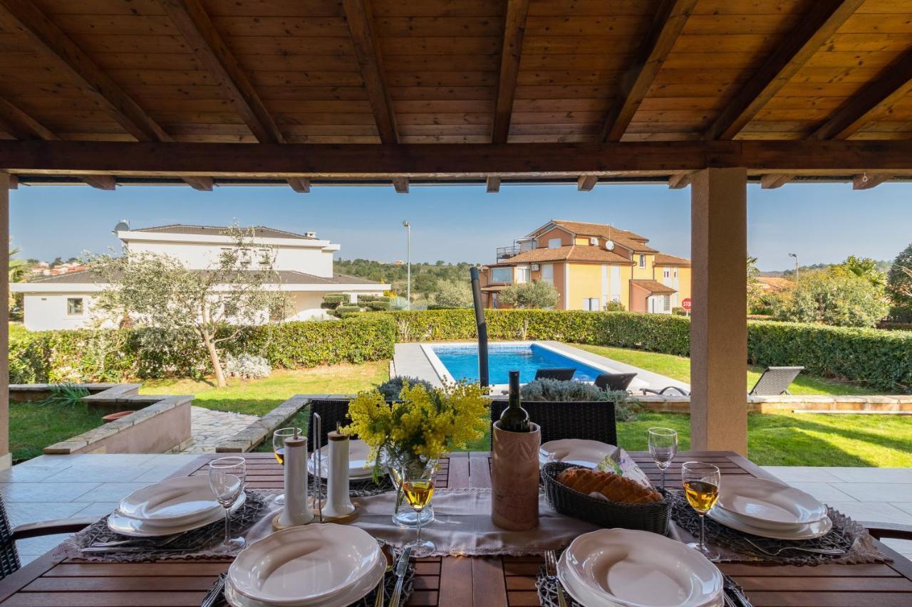 Lovely Istrian Apartment With A Private Swimming Pool And A Charming Garden بنجول المظهر الخارجي الصورة