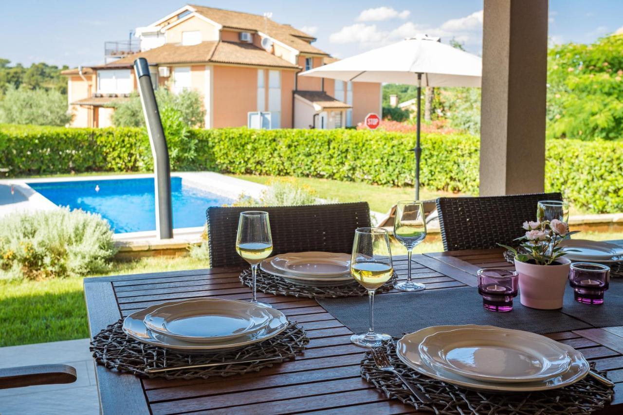 Lovely Istrian Apartment With A Private Swimming Pool And A Charming Garden بنجول المظهر الخارجي الصورة